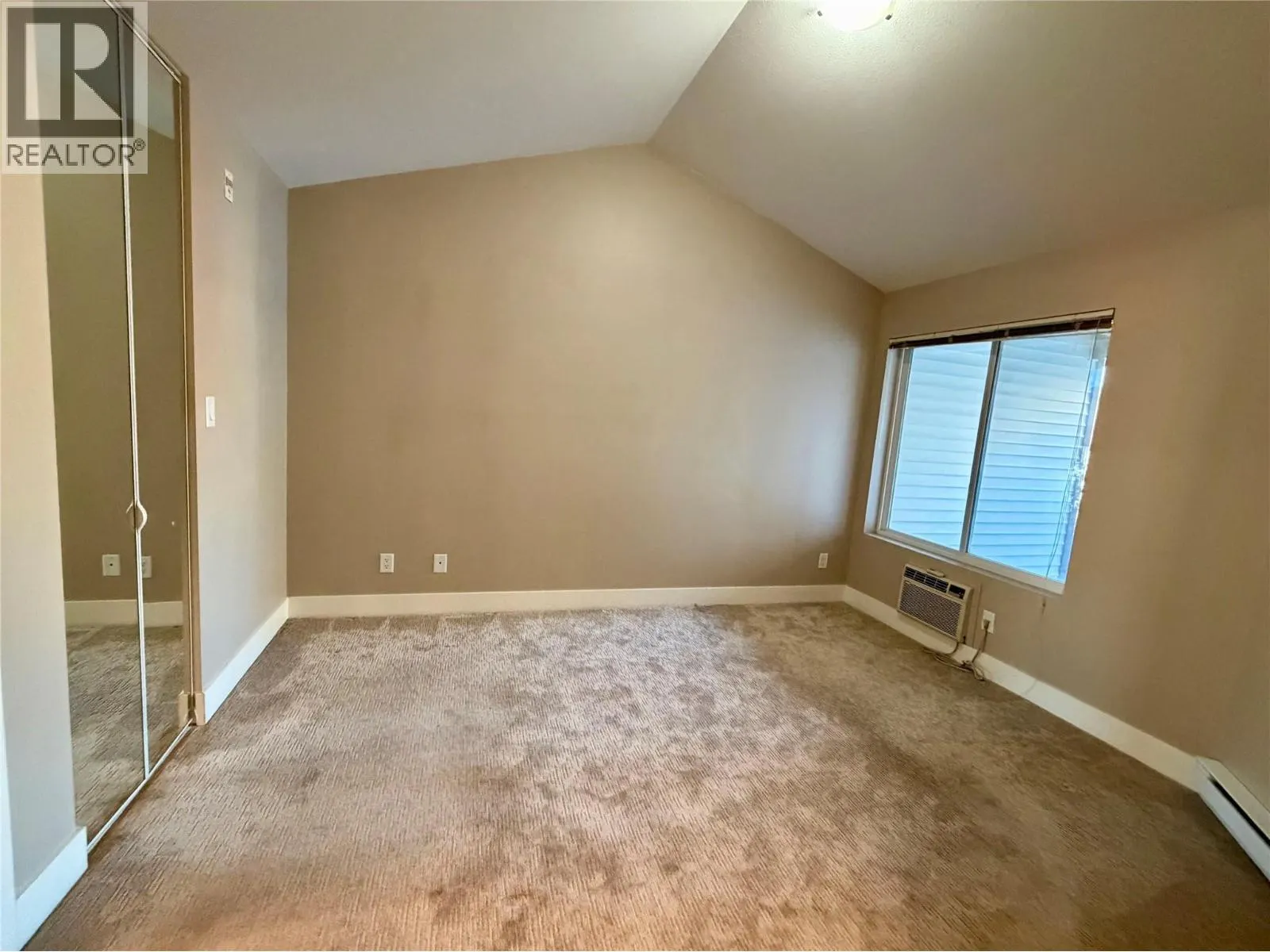 246 Hastings Avenue Unit# 402
