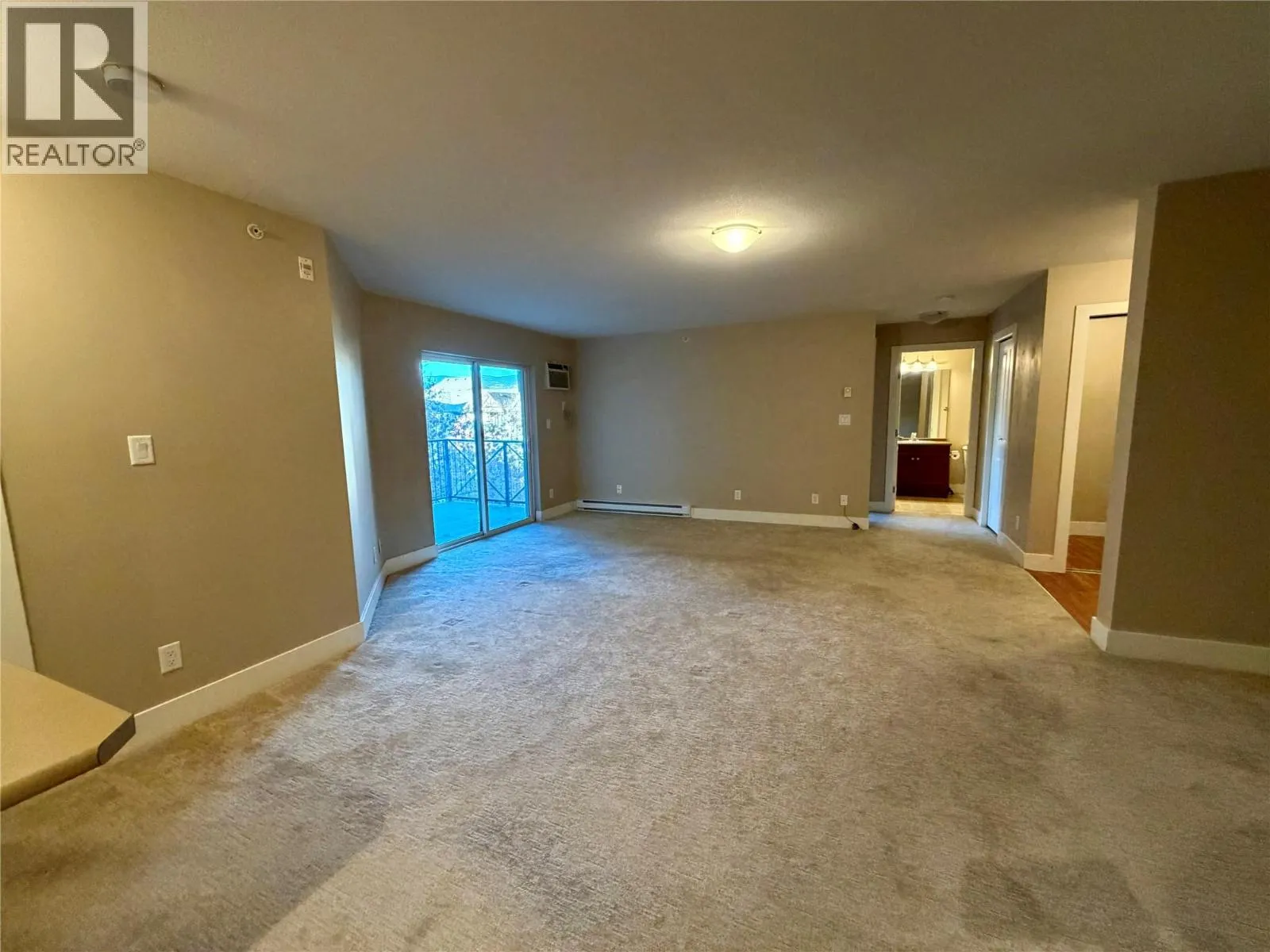 246 Hastings Avenue Unit# 402