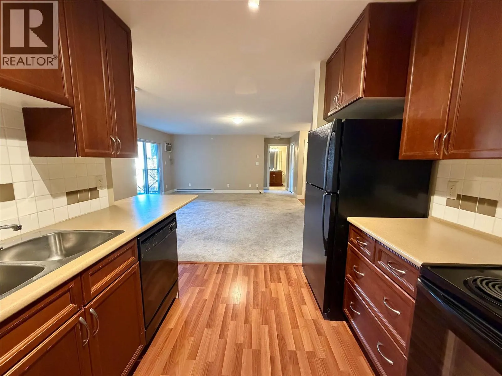 246 Hastings Avenue Unit# 402