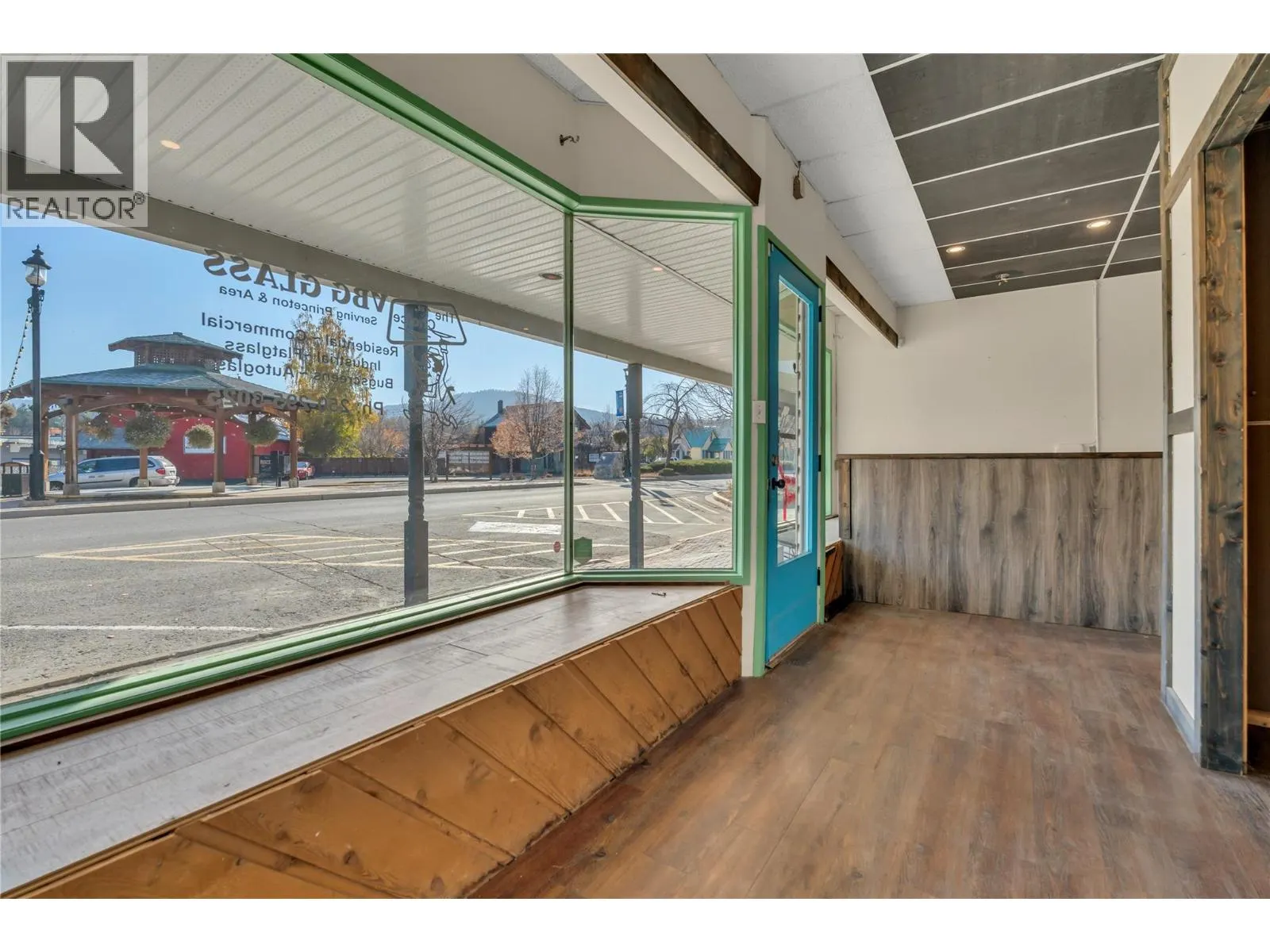 121 Vermilion Avenue
