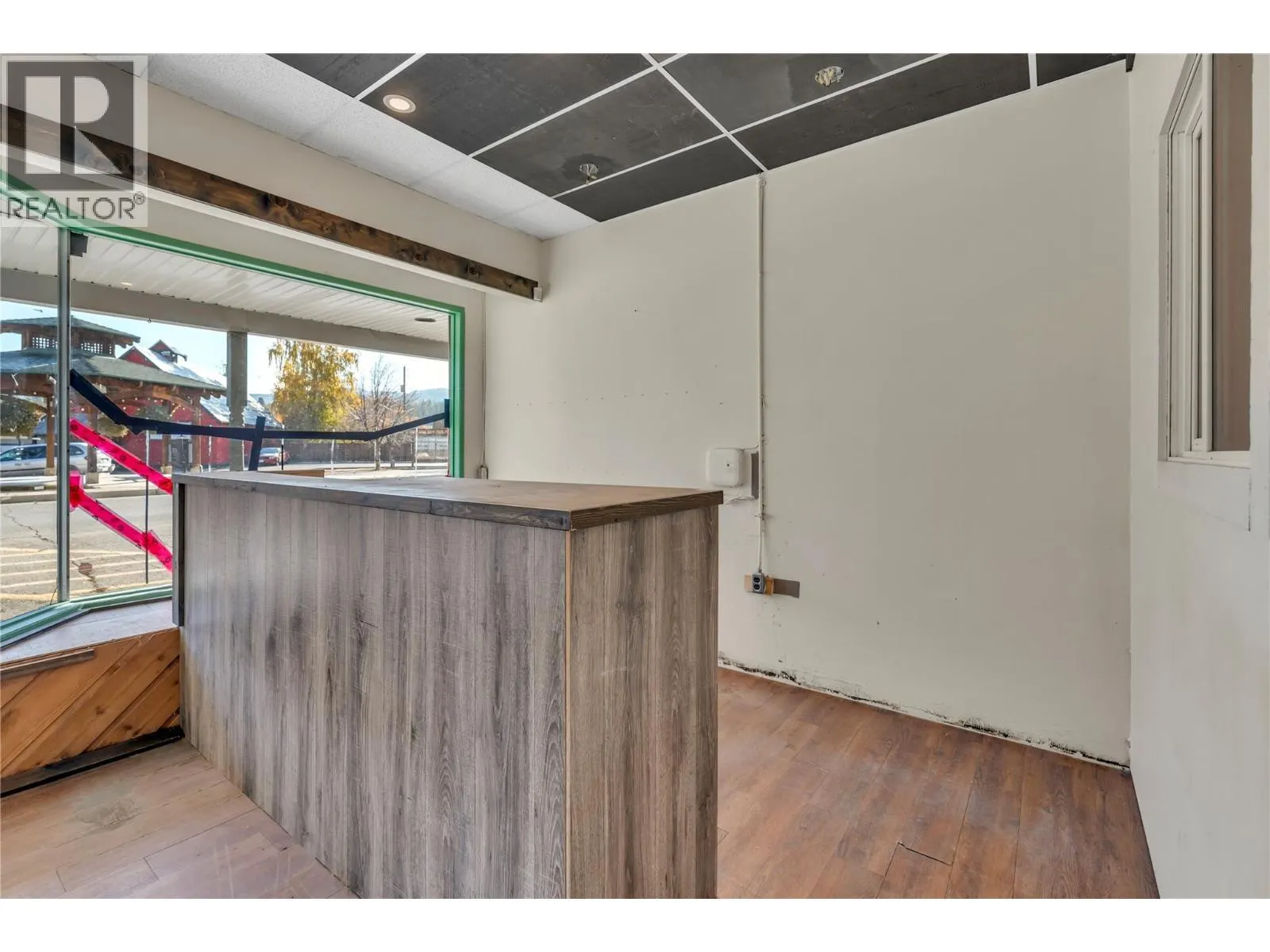121 Vermilion Avenue