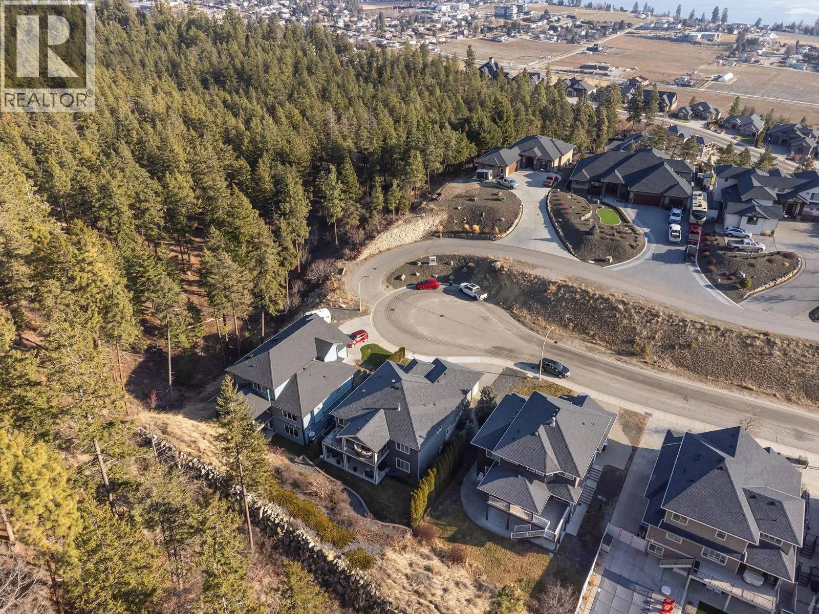 3085 Lakeview Cove Road