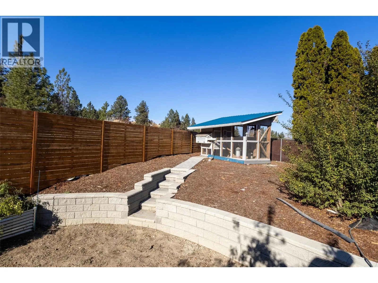 325 Whiteshield Crescent