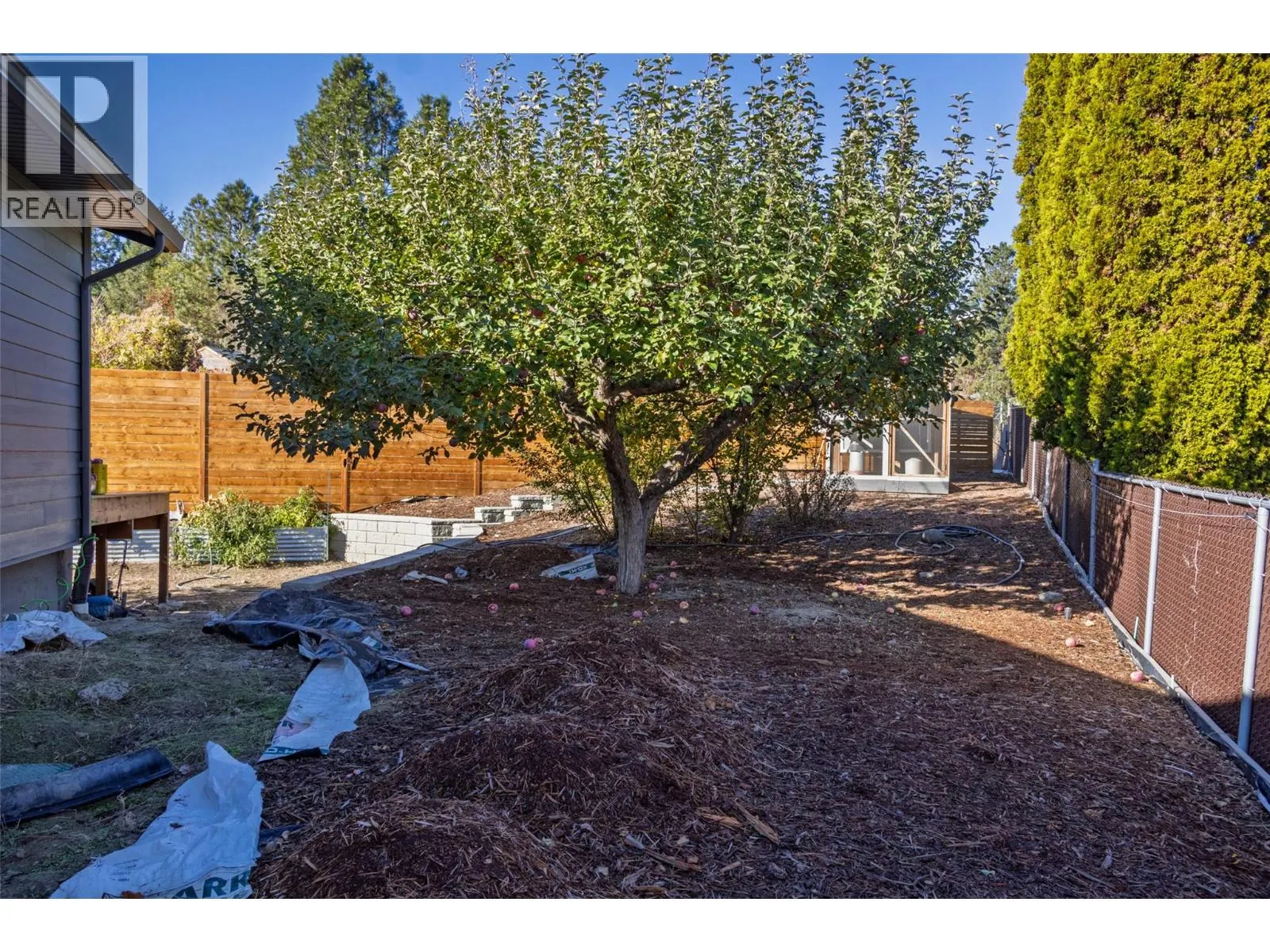 325 Whiteshield Crescent