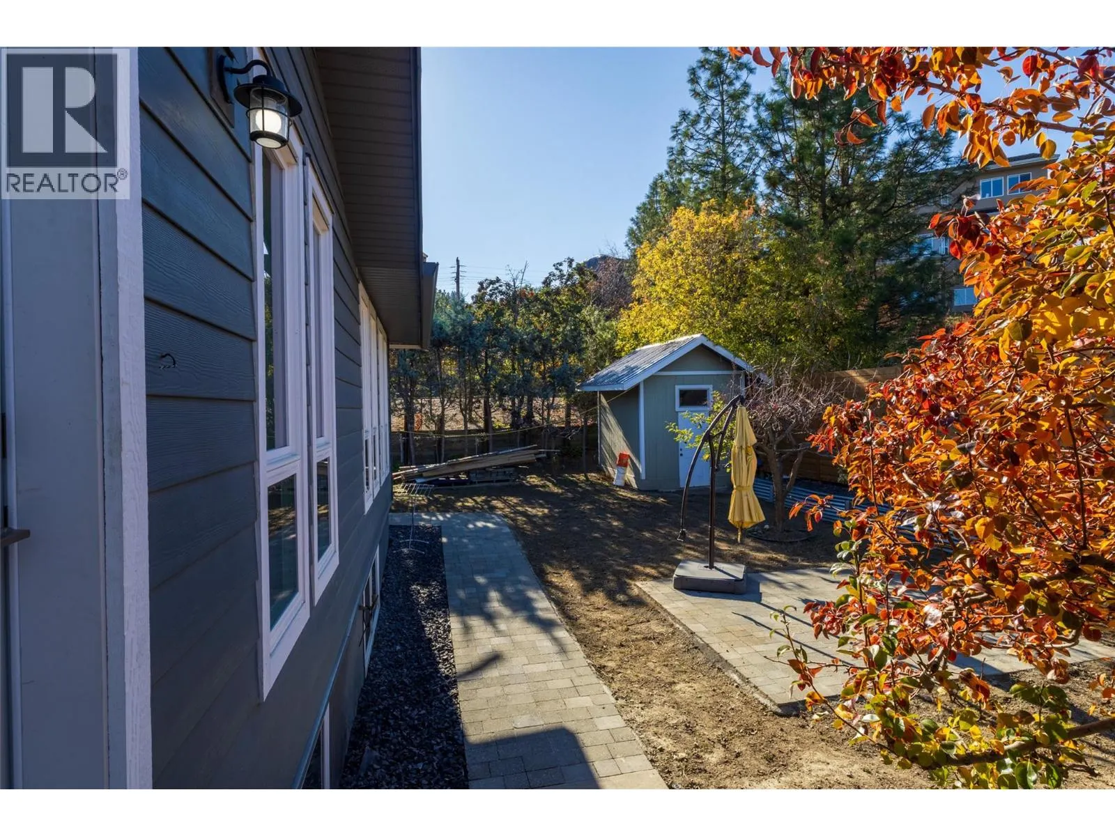 325 Whiteshield Crescent