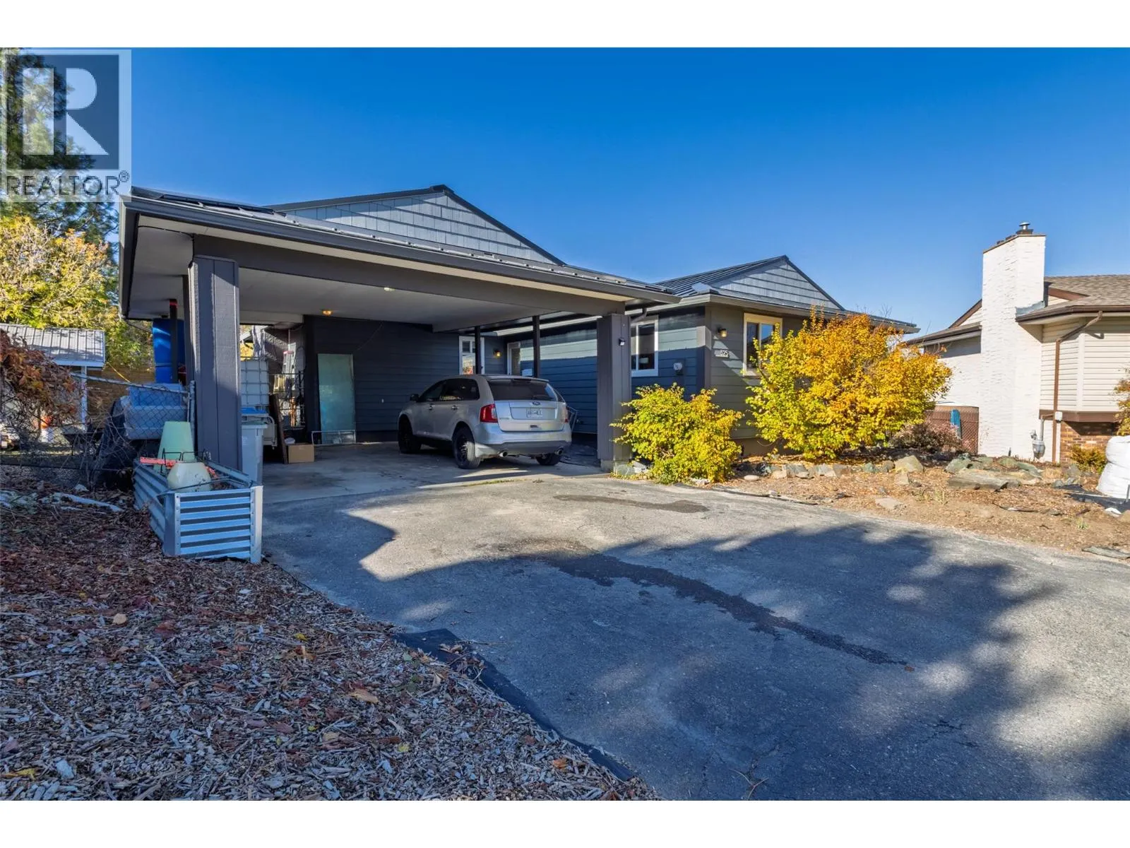 325 Whiteshield Crescent