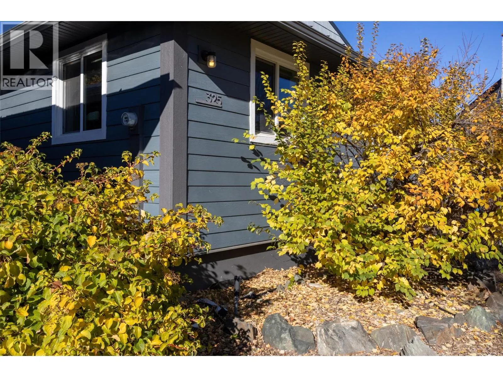 325 Whiteshield Crescent