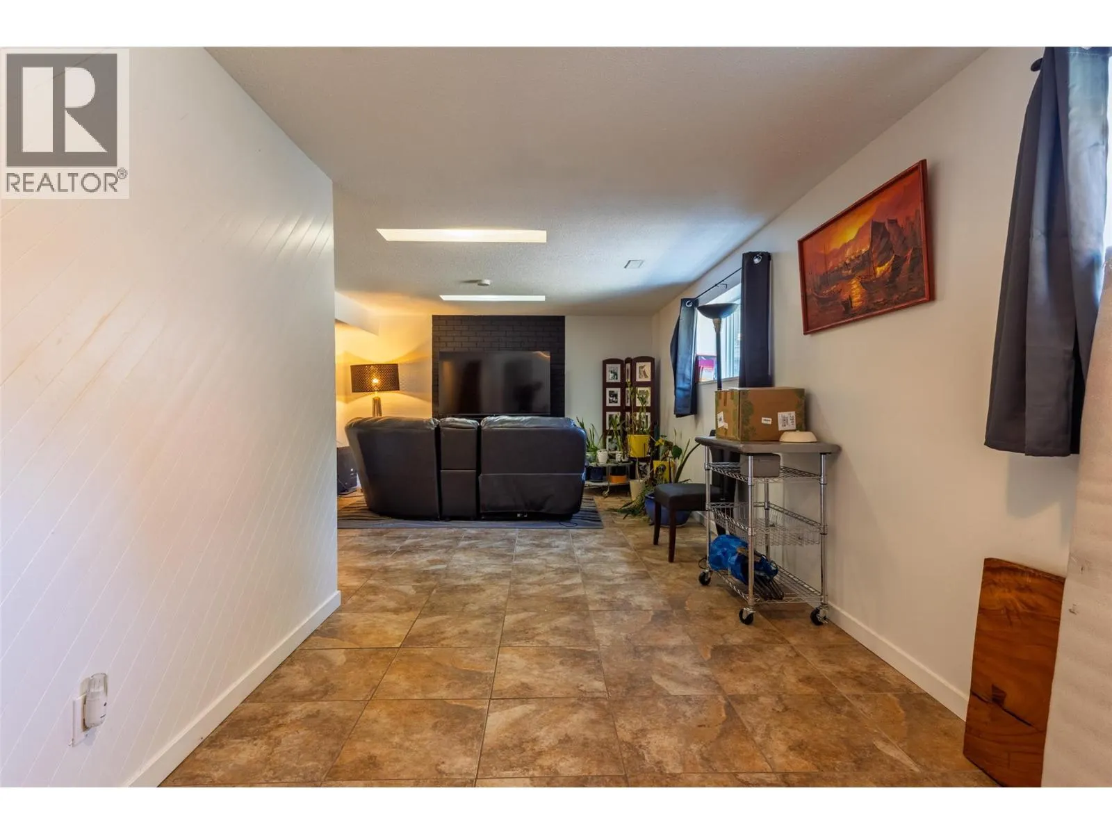 325 Whiteshield Crescent