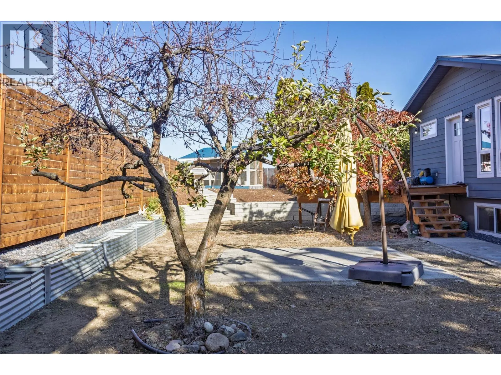 325 Whiteshield Crescent