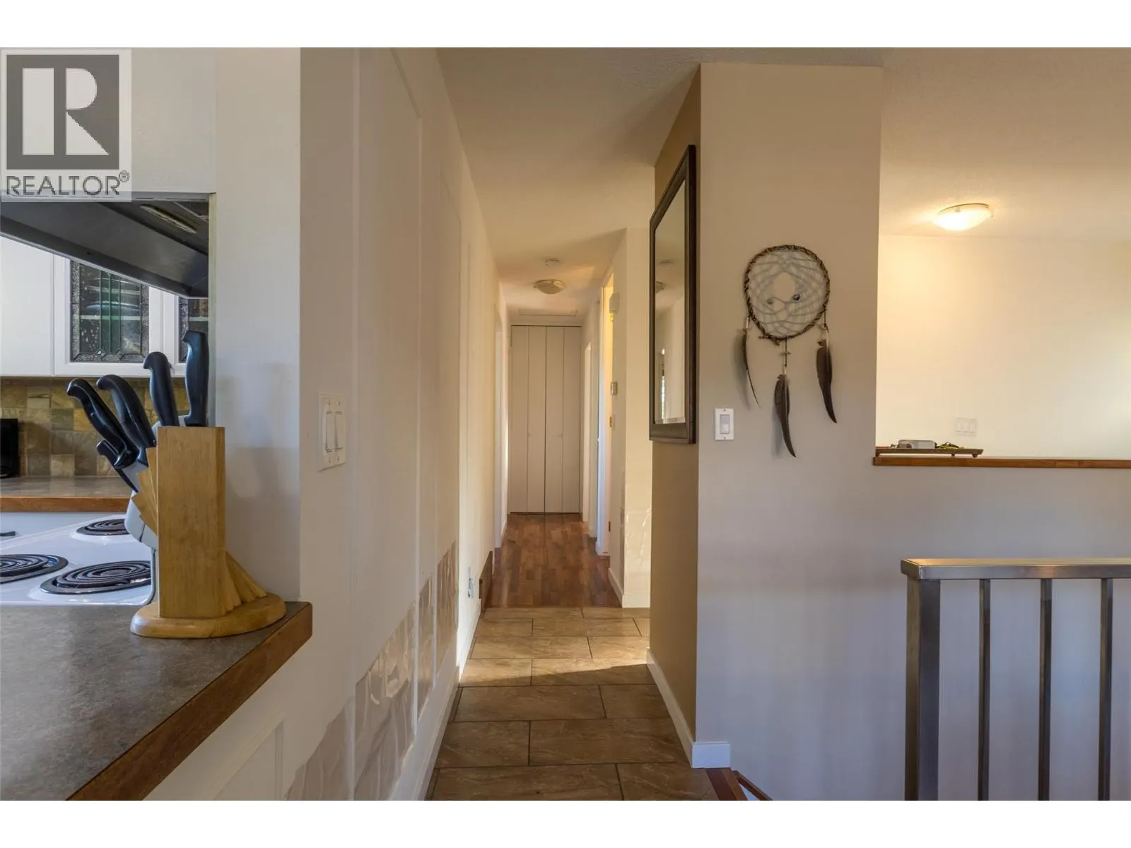 325 Whiteshield Crescent