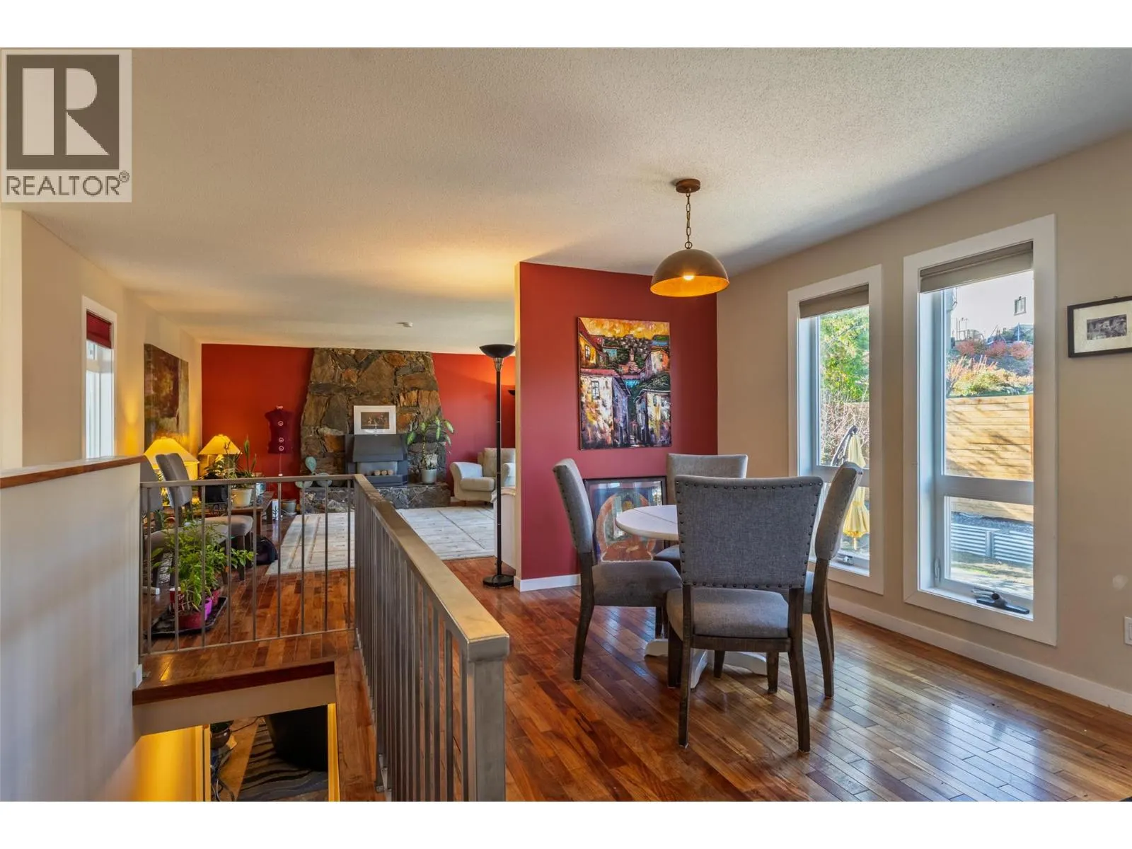 325 Whiteshield Crescent