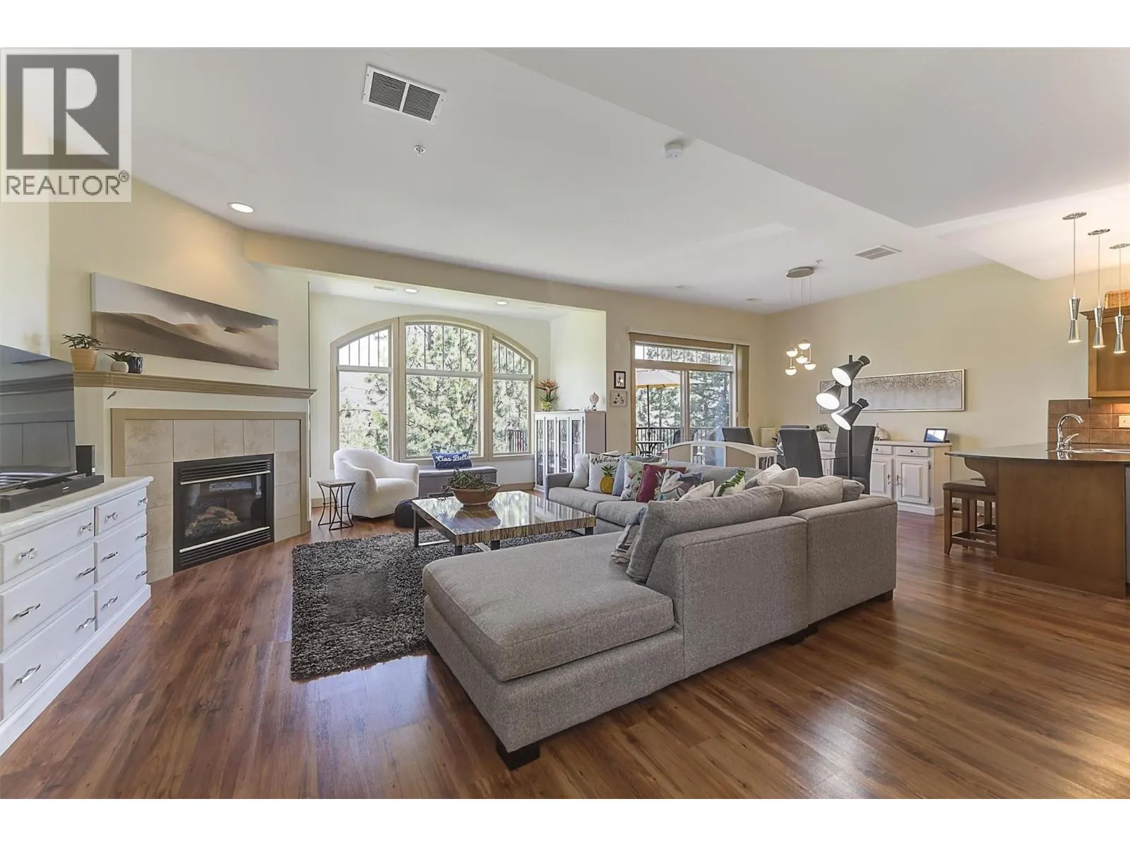 1795 Country Club Road Unit# 206
