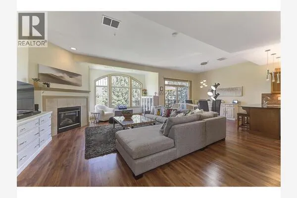1795 Country Club Road Unit# 206