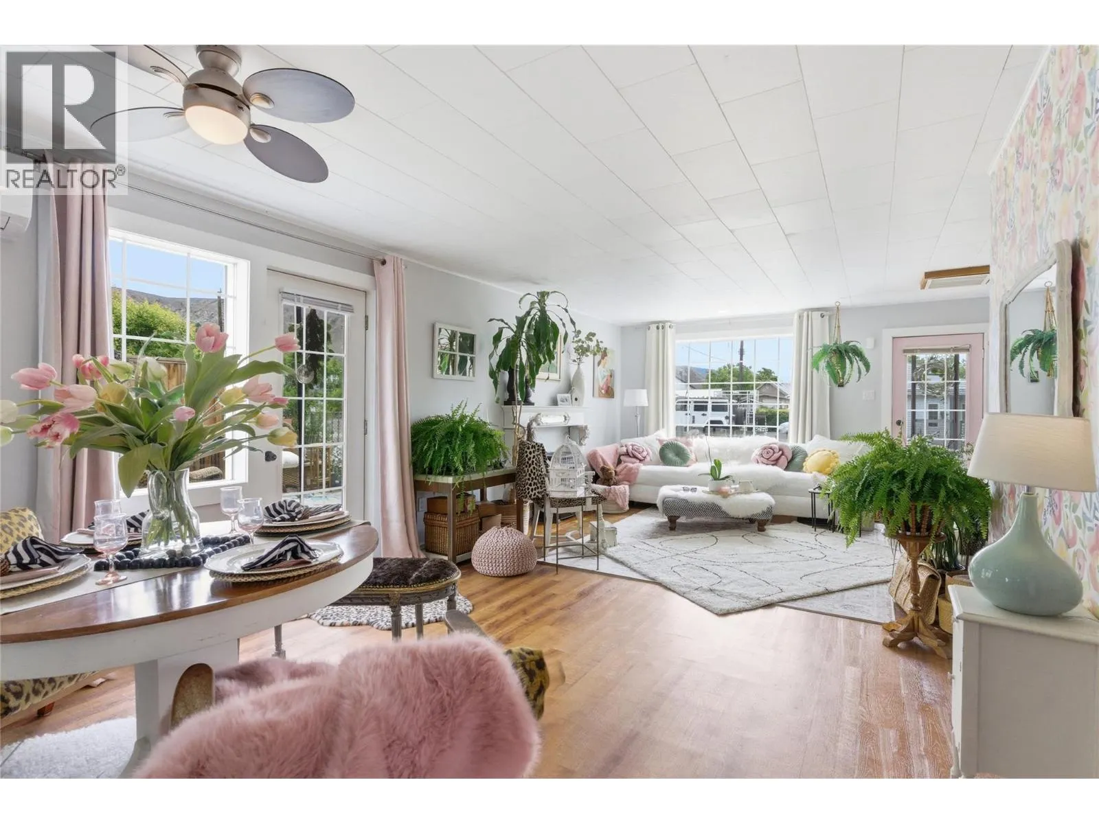 352 5TH Street