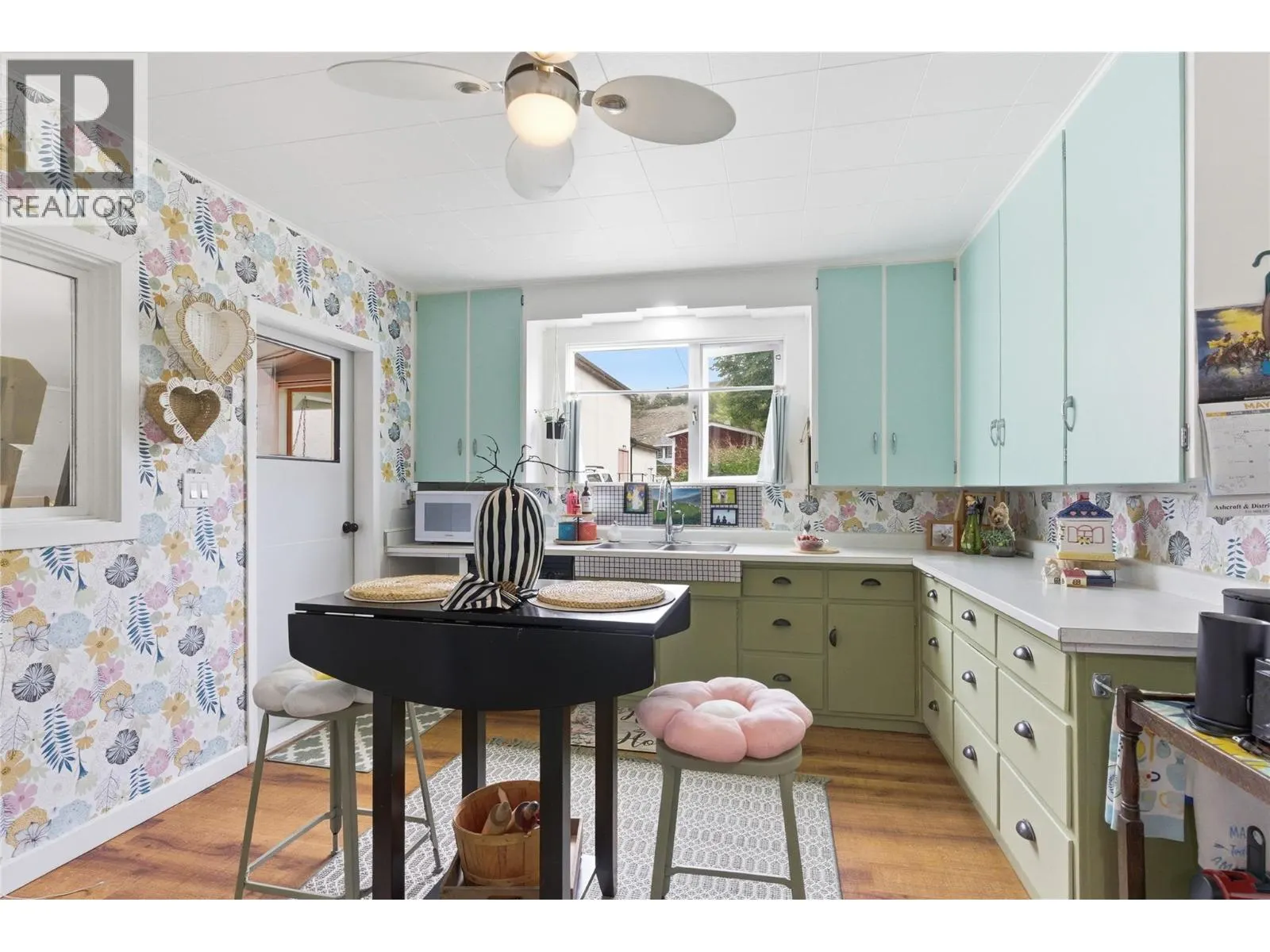 352 5TH Street