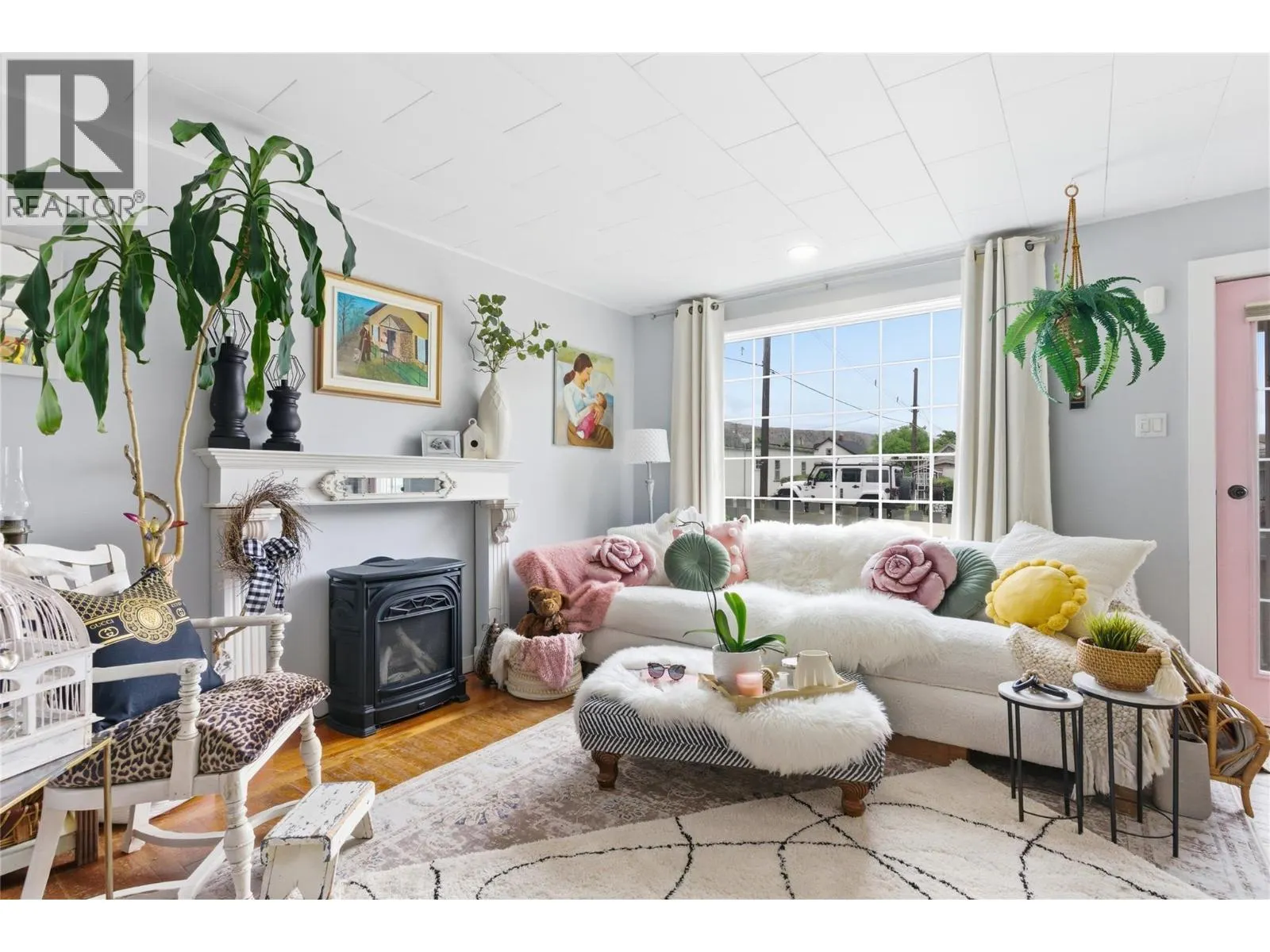 352 5TH Street
