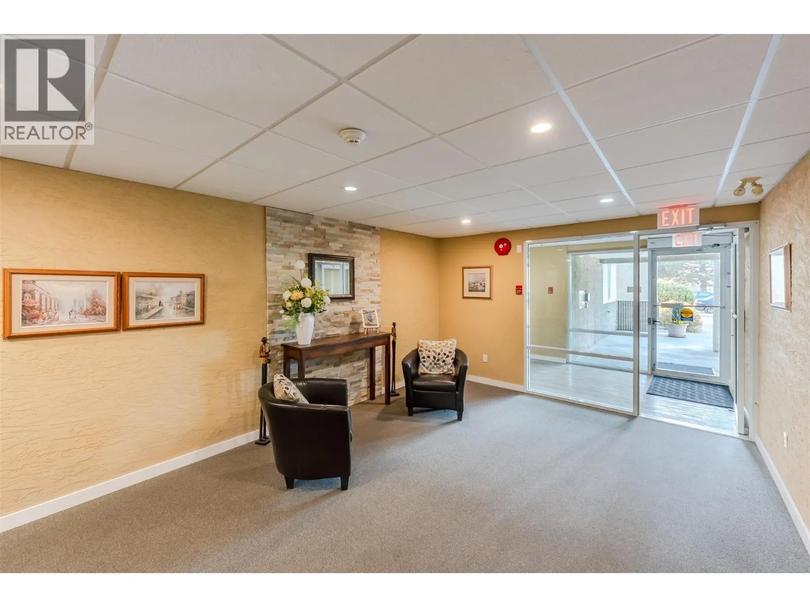 195 Warren Avenue W Unit# 204