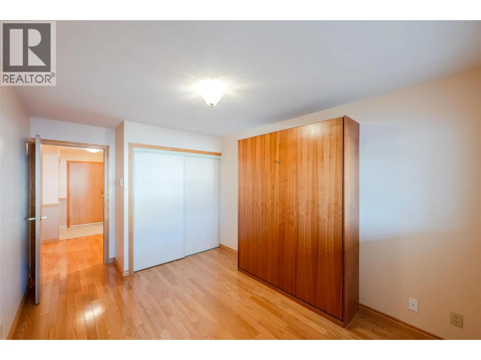 195 Warren Avenue W Unit# 204