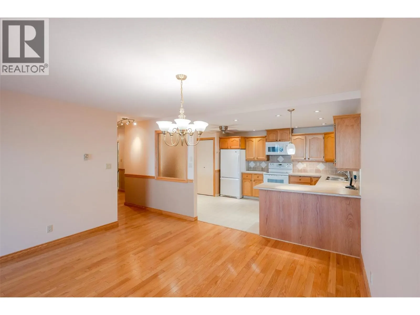 195 Warren Avenue W Unit# 204