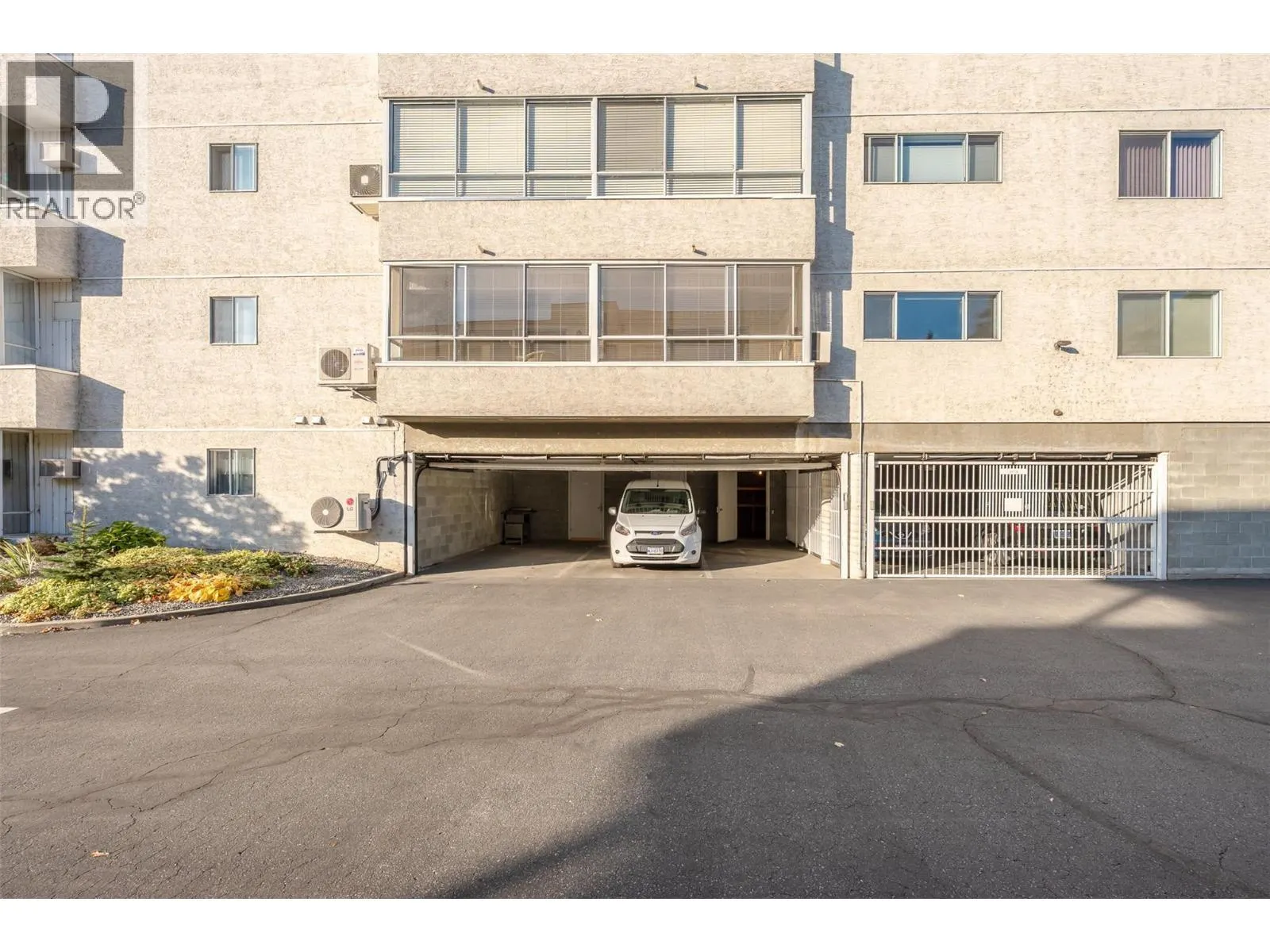 195 Warren Avenue W Unit# 204
