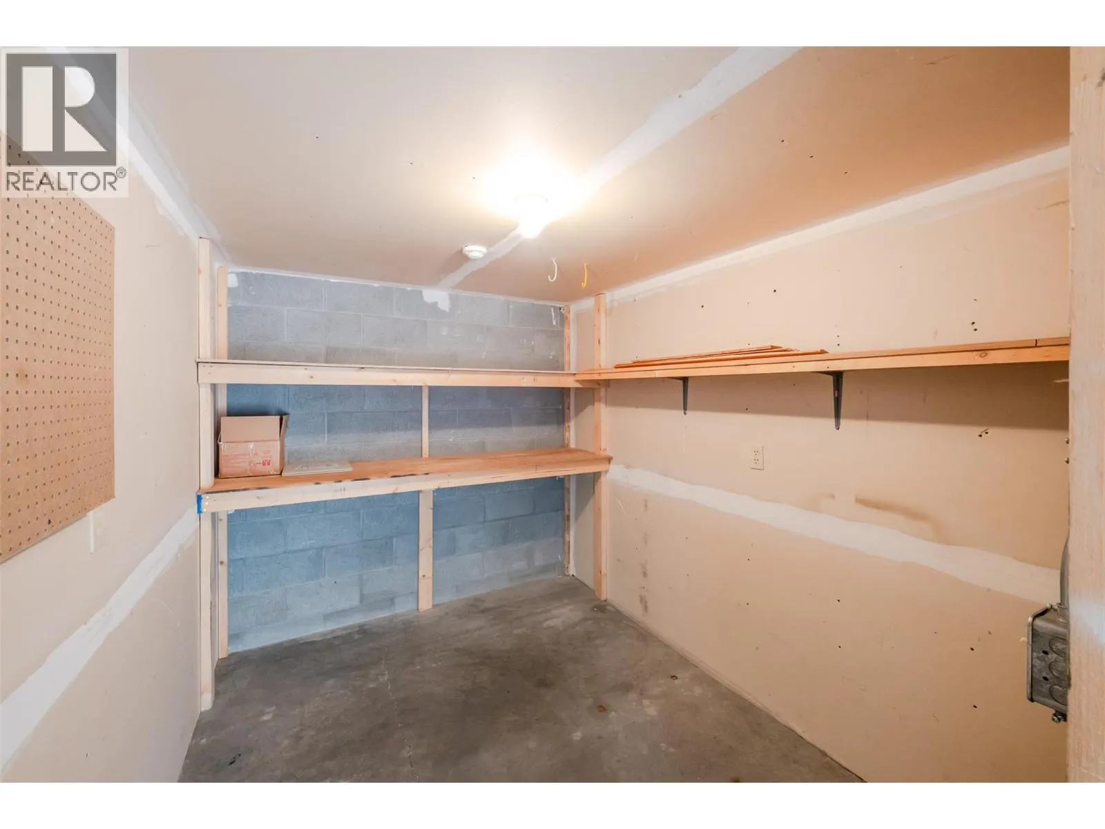 195 Warren Avenue W Unit# 204