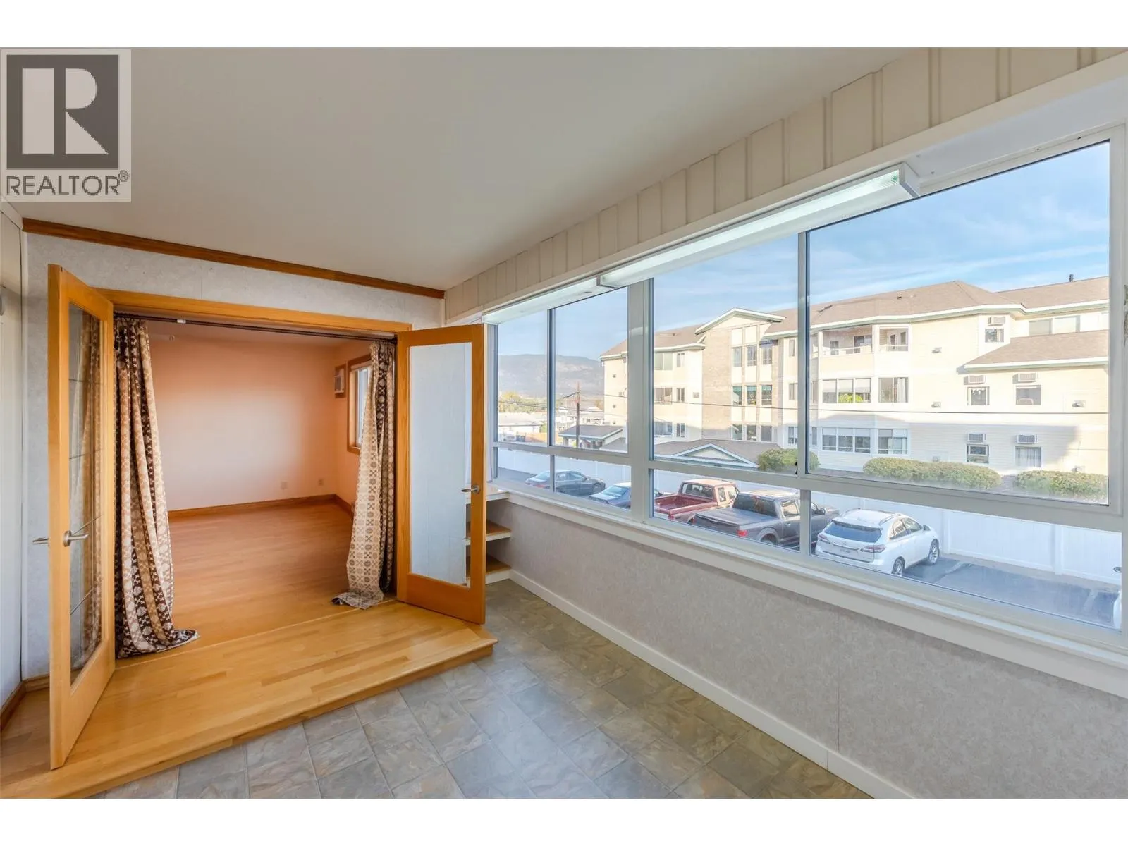 195 Warren Avenue W Unit# 204
