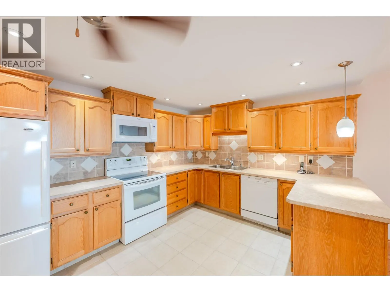 195 Warren Avenue W Unit# 204
