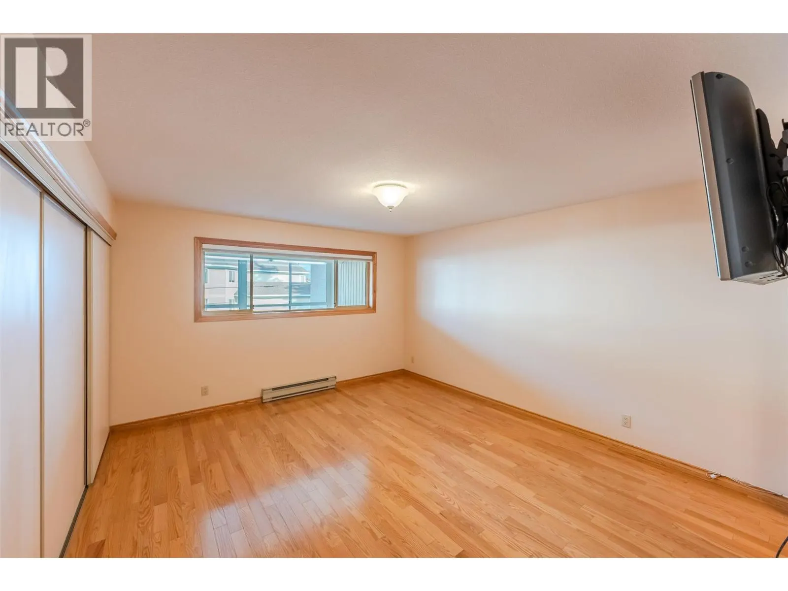 195 Warren Avenue W Unit# 204