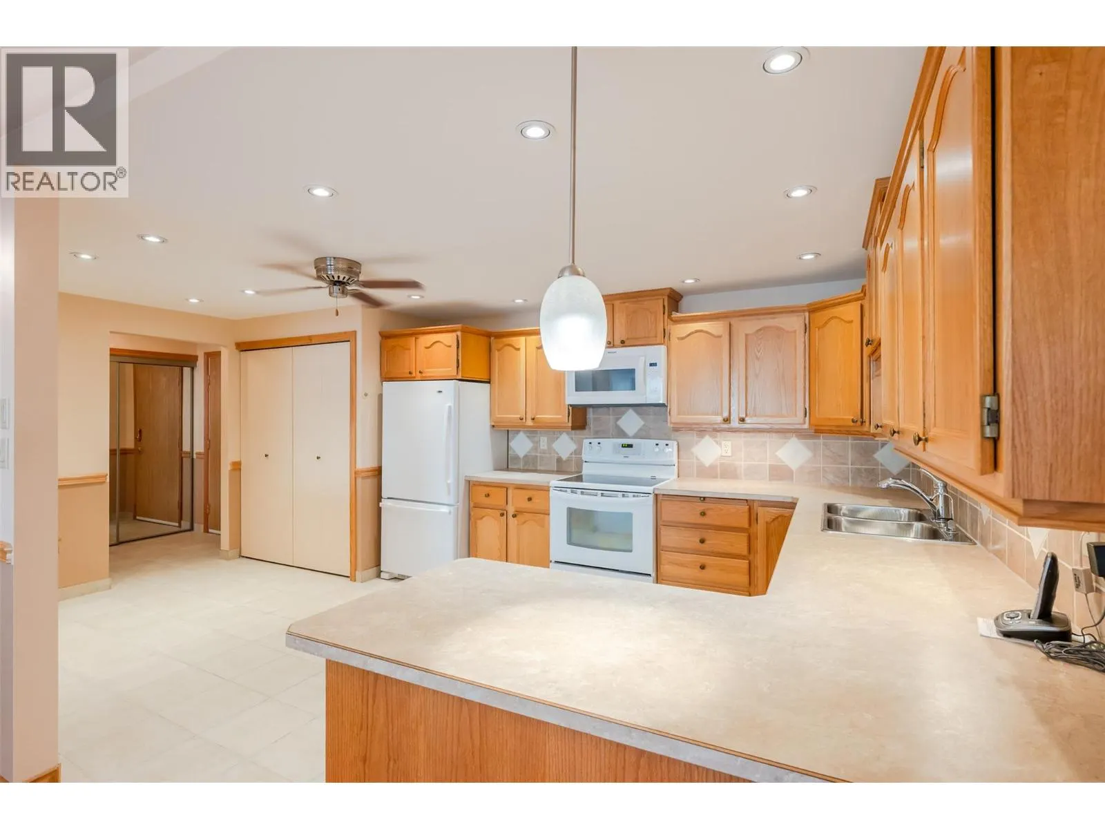 195 Warren Avenue W Unit# 204