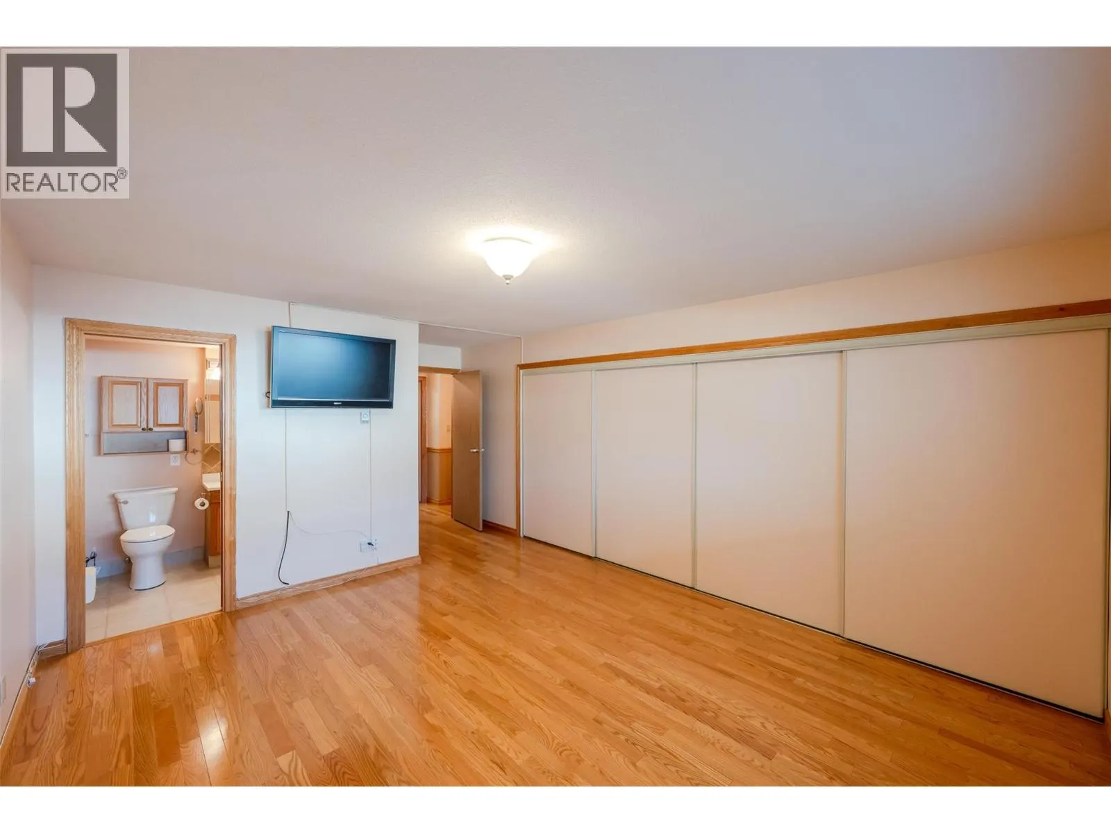195 Warren Avenue W Unit# 204