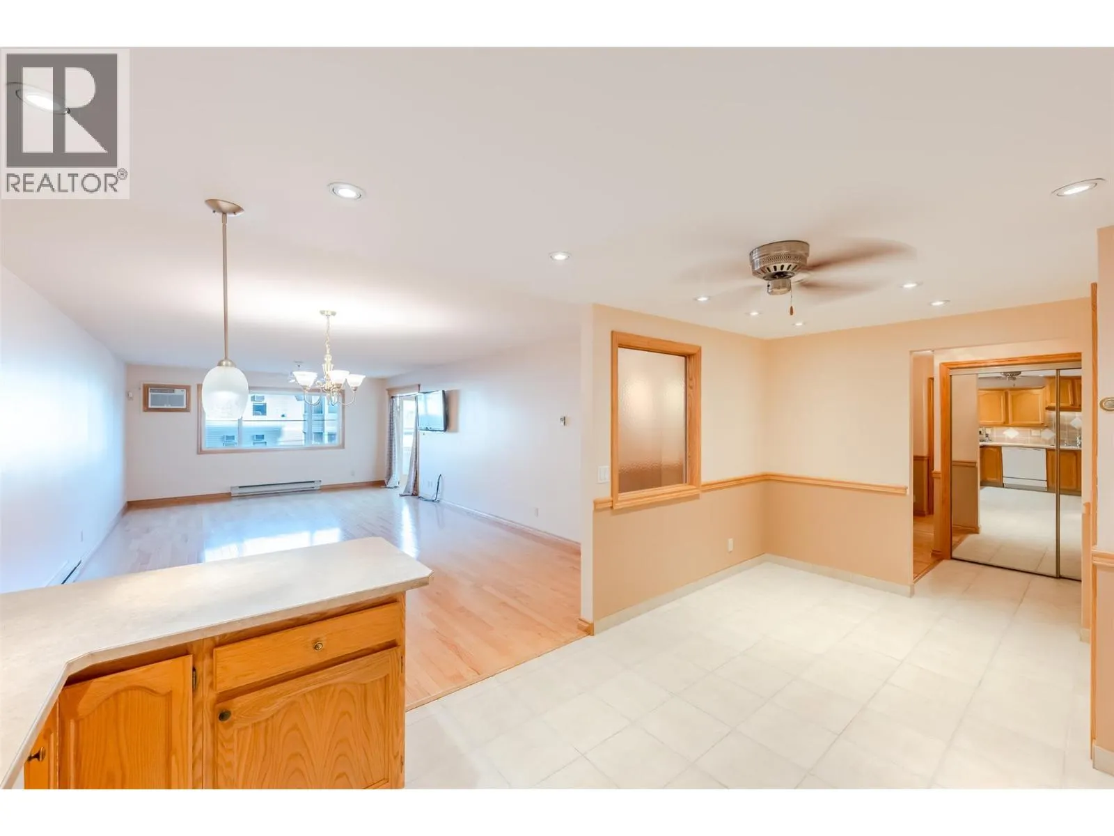195 Warren Avenue W Unit# 204
