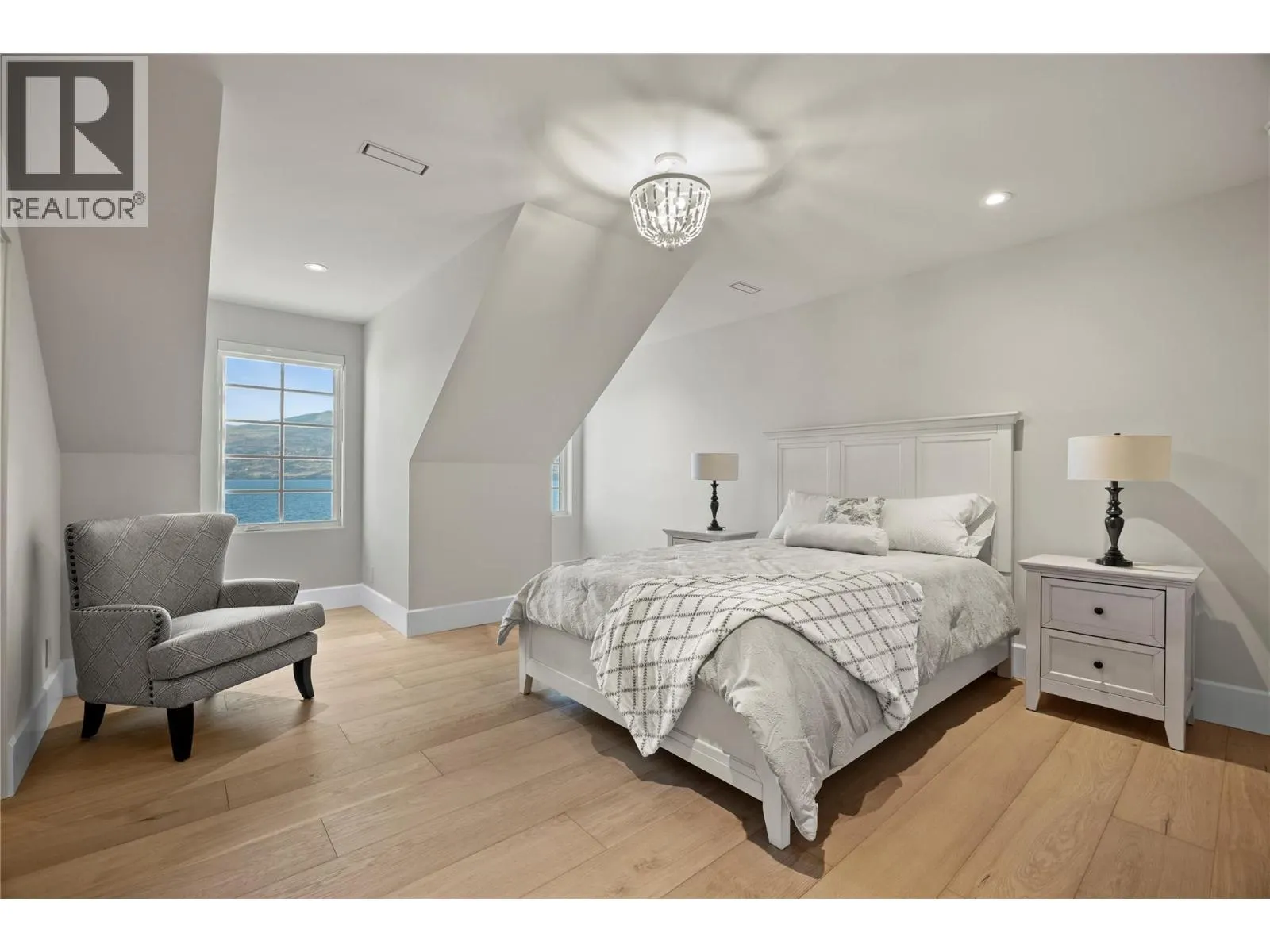 2389 George Court