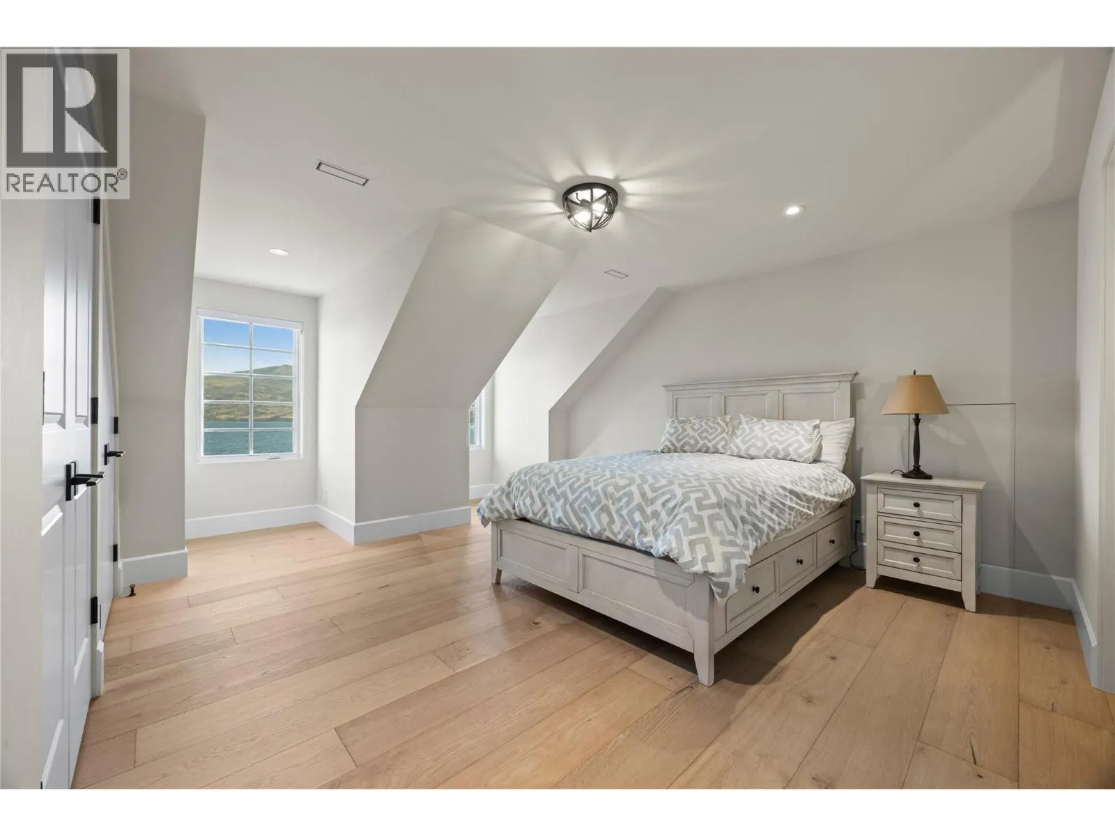 2389 George Court