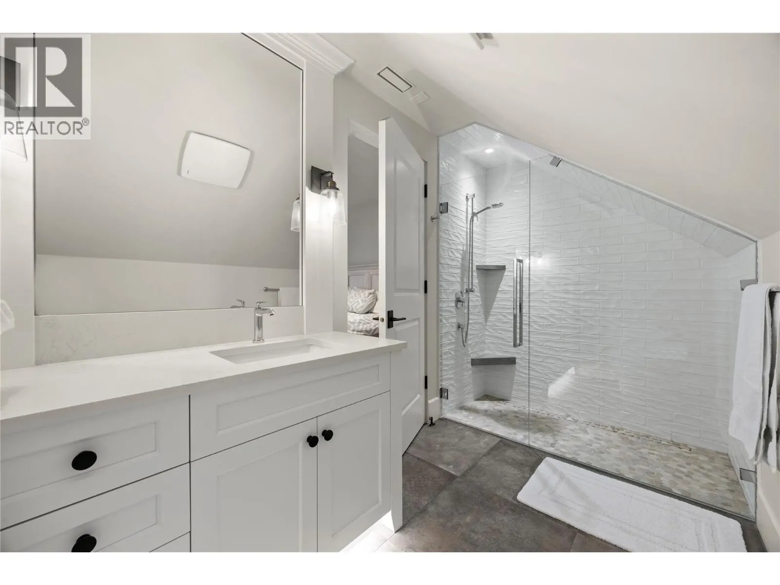 2389 George Court