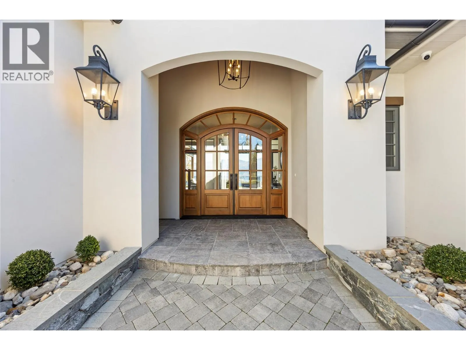 2389 George Court