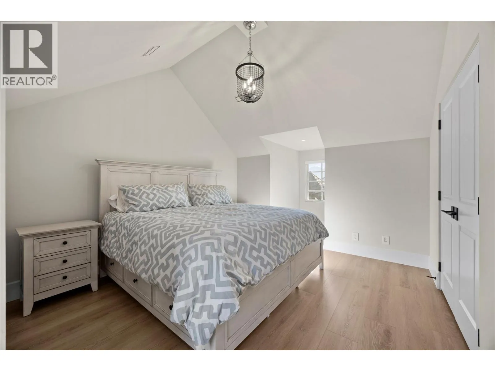 2389 George Court