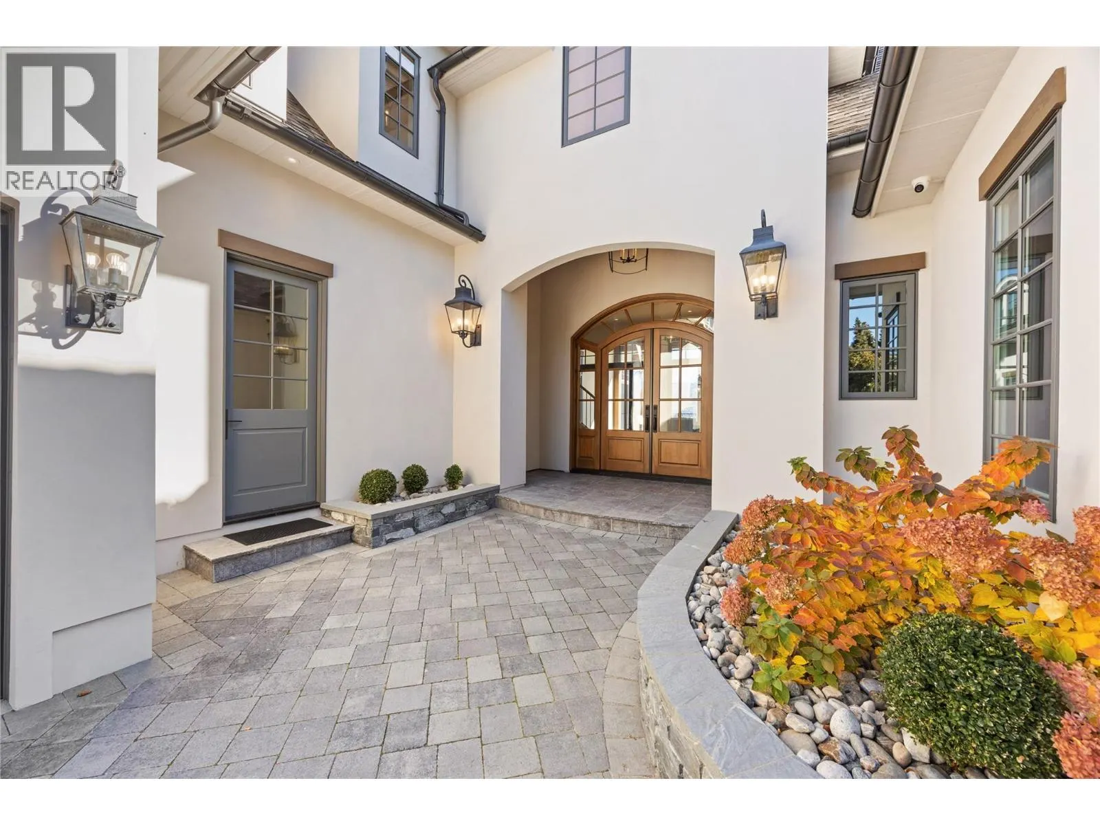 2389 George Court