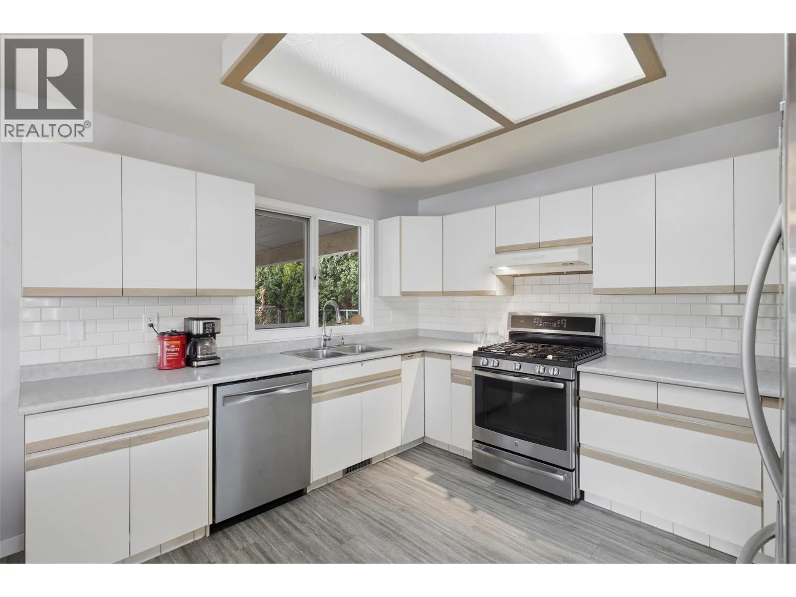 801 ALPINE Terrace