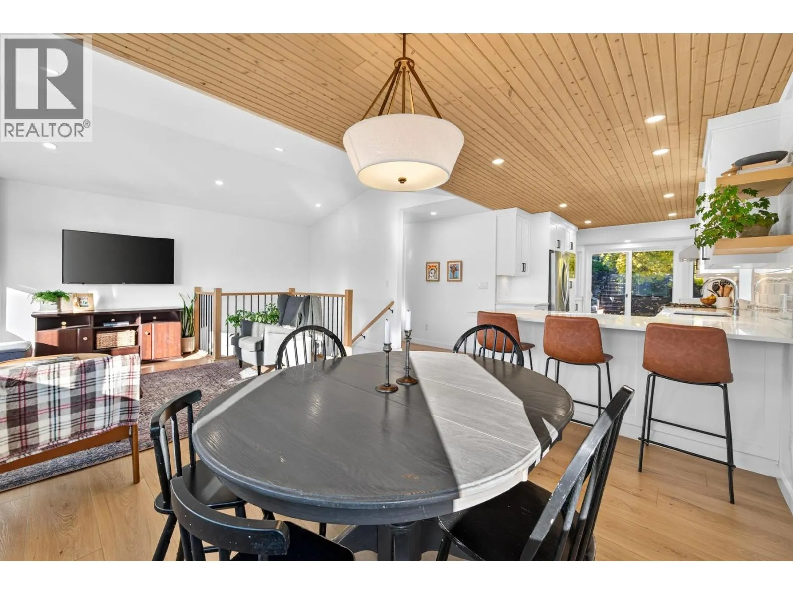 1432 Mt Dufferin Drive