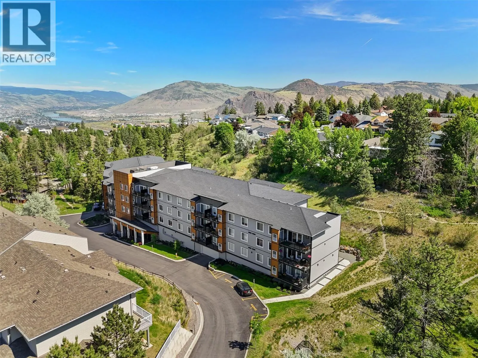 2046 ROBSON Place Unit# 405
