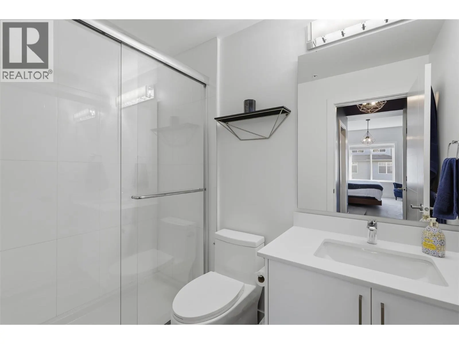 2046 ROBSON Place Unit# 405