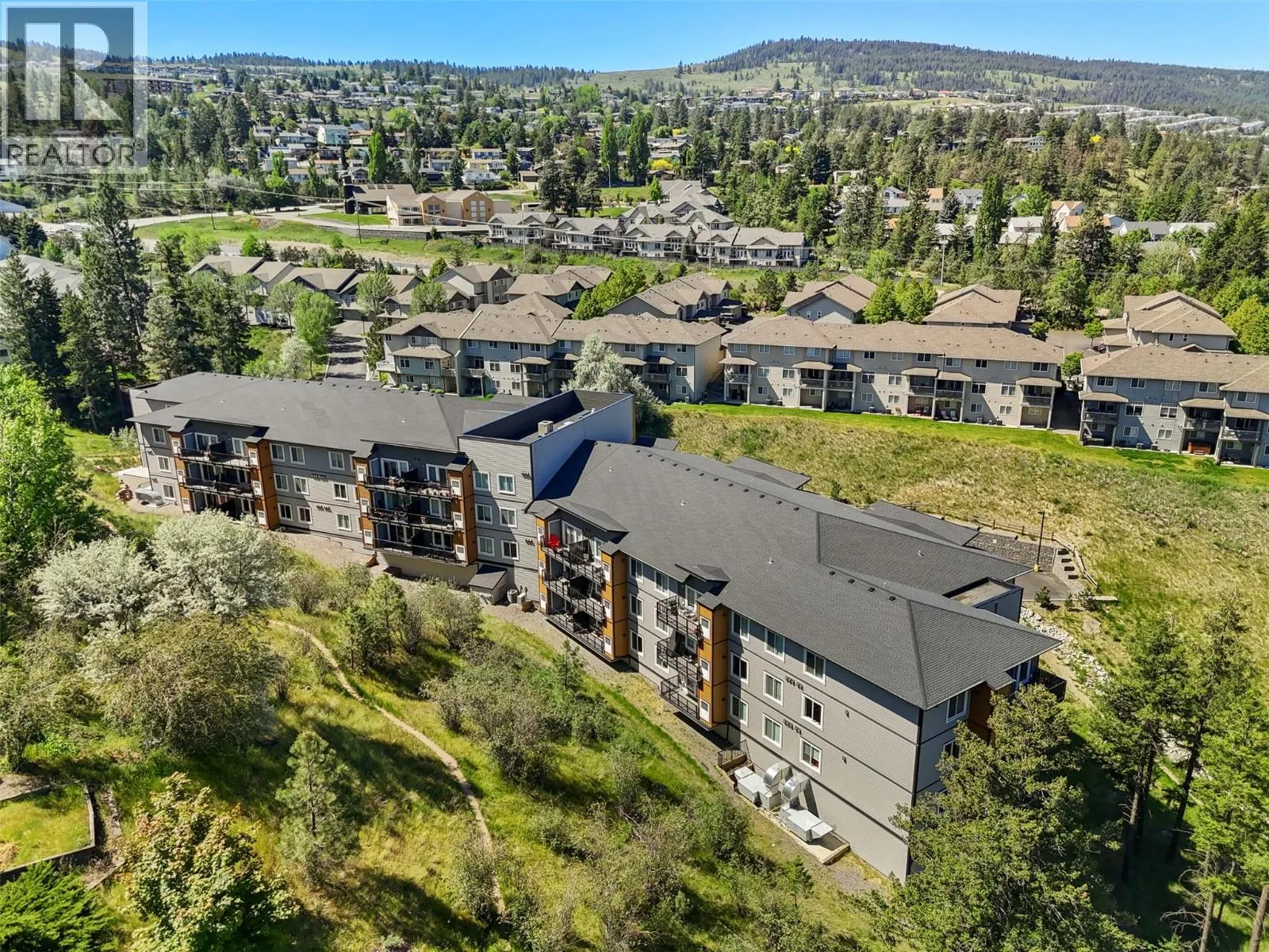 2046 ROBSON Place Unit# 405