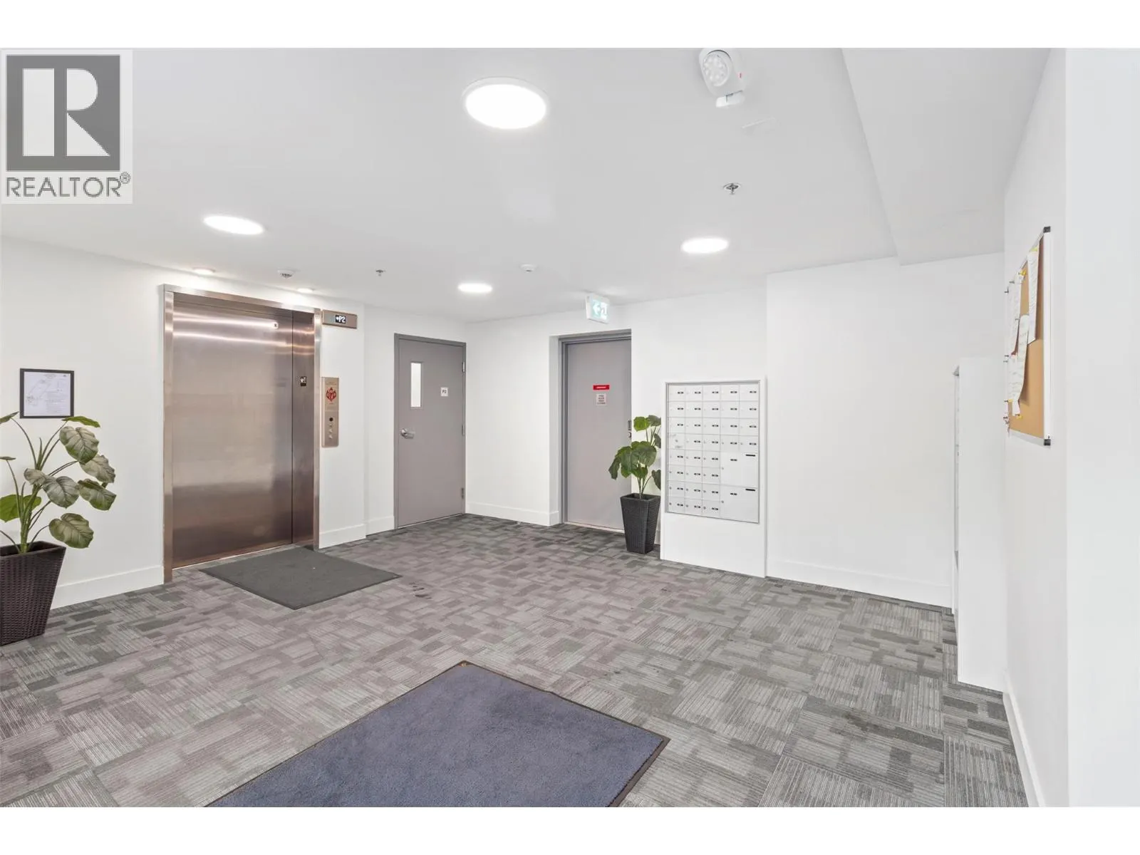 2046 ROBSON Place Unit# 405
