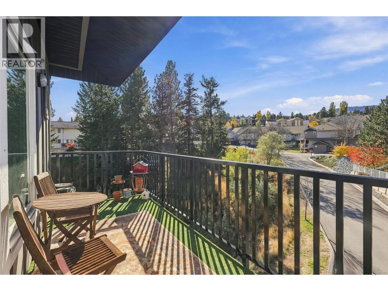 2046 ROBSON Place Unit# 405