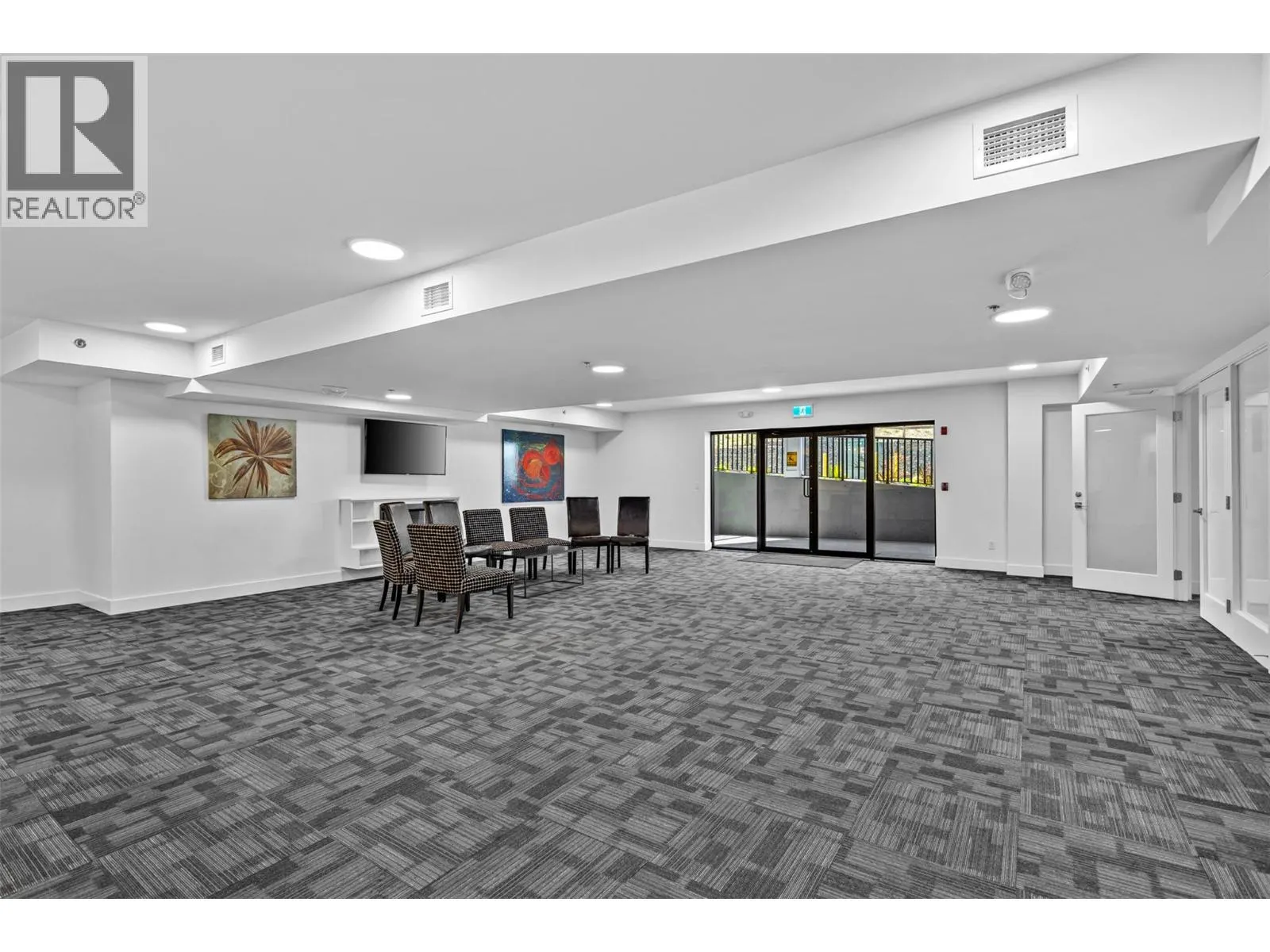 2046 ROBSON Place Unit# 405