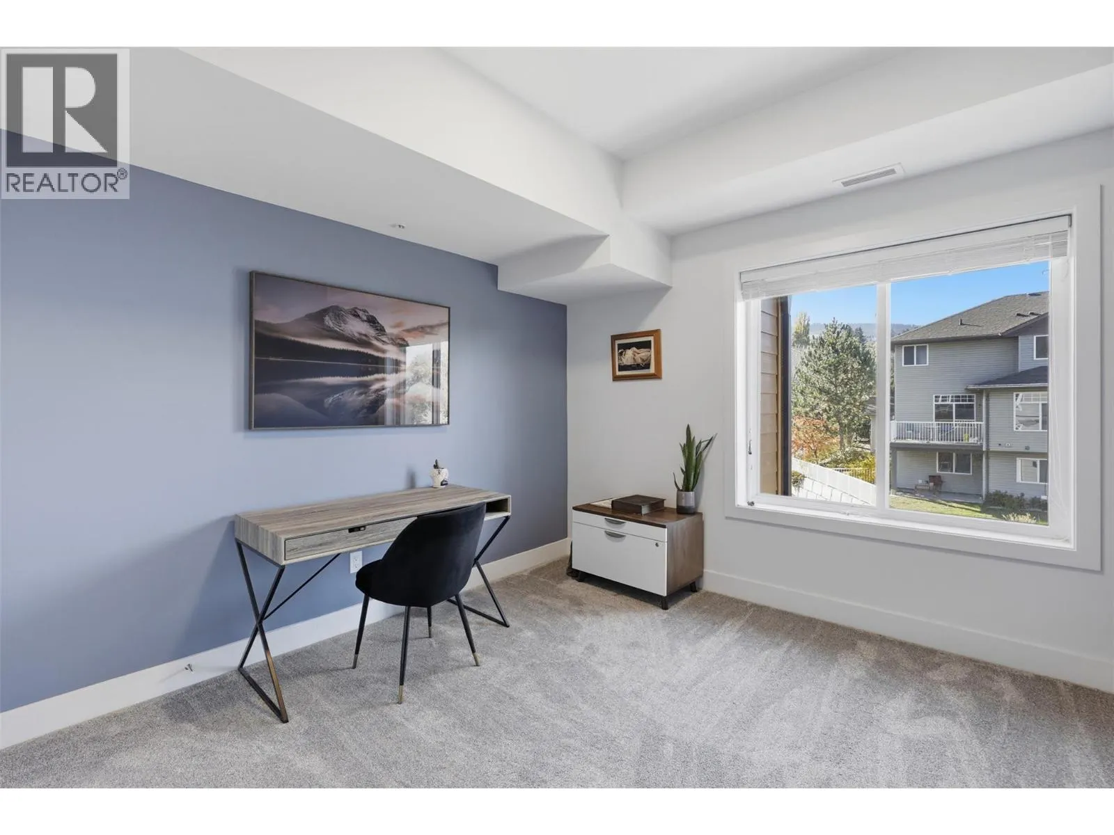 2046 ROBSON Place Unit# 405