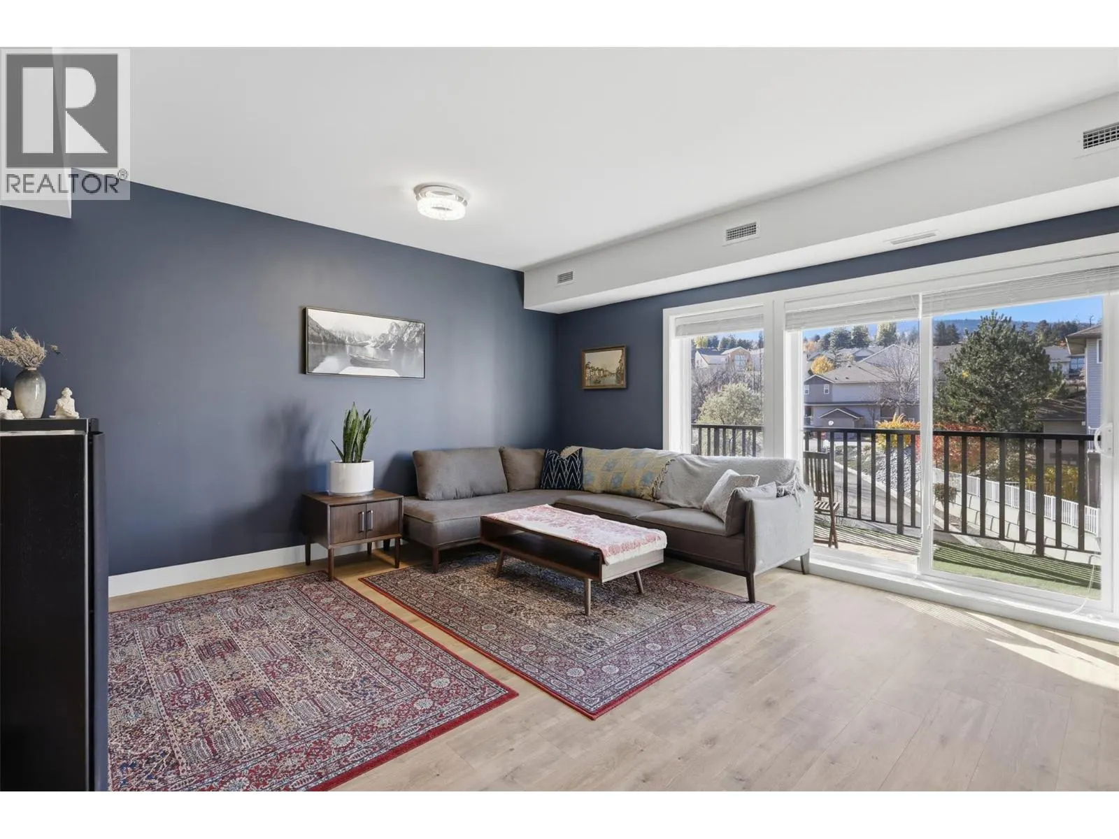 2046 ROBSON Place Unit# 405