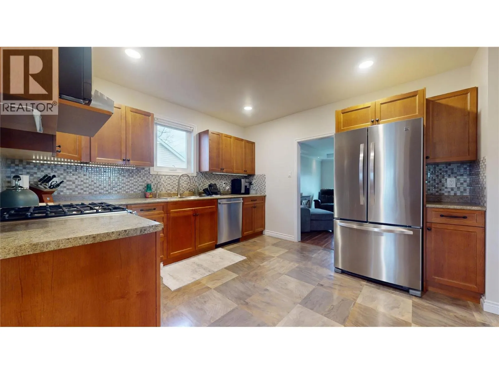1600 4Th Street N