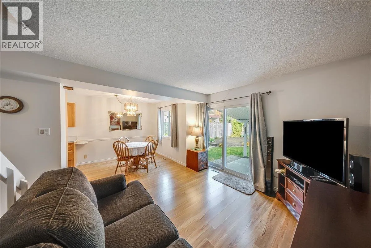 3398 Laurel Crescent