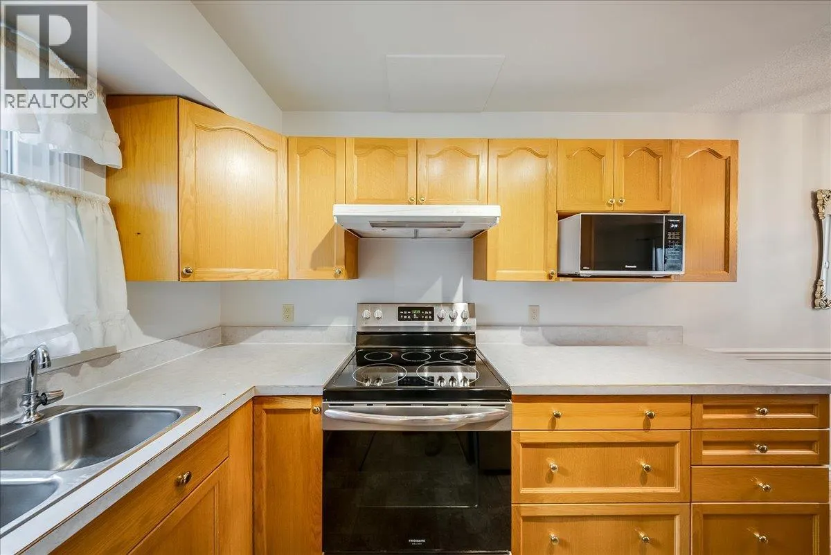 3398 Laurel Crescent
